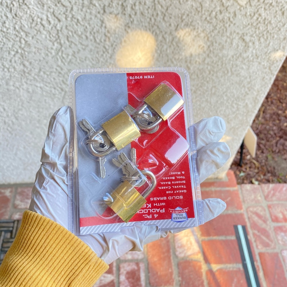 3 locks and keys NWT